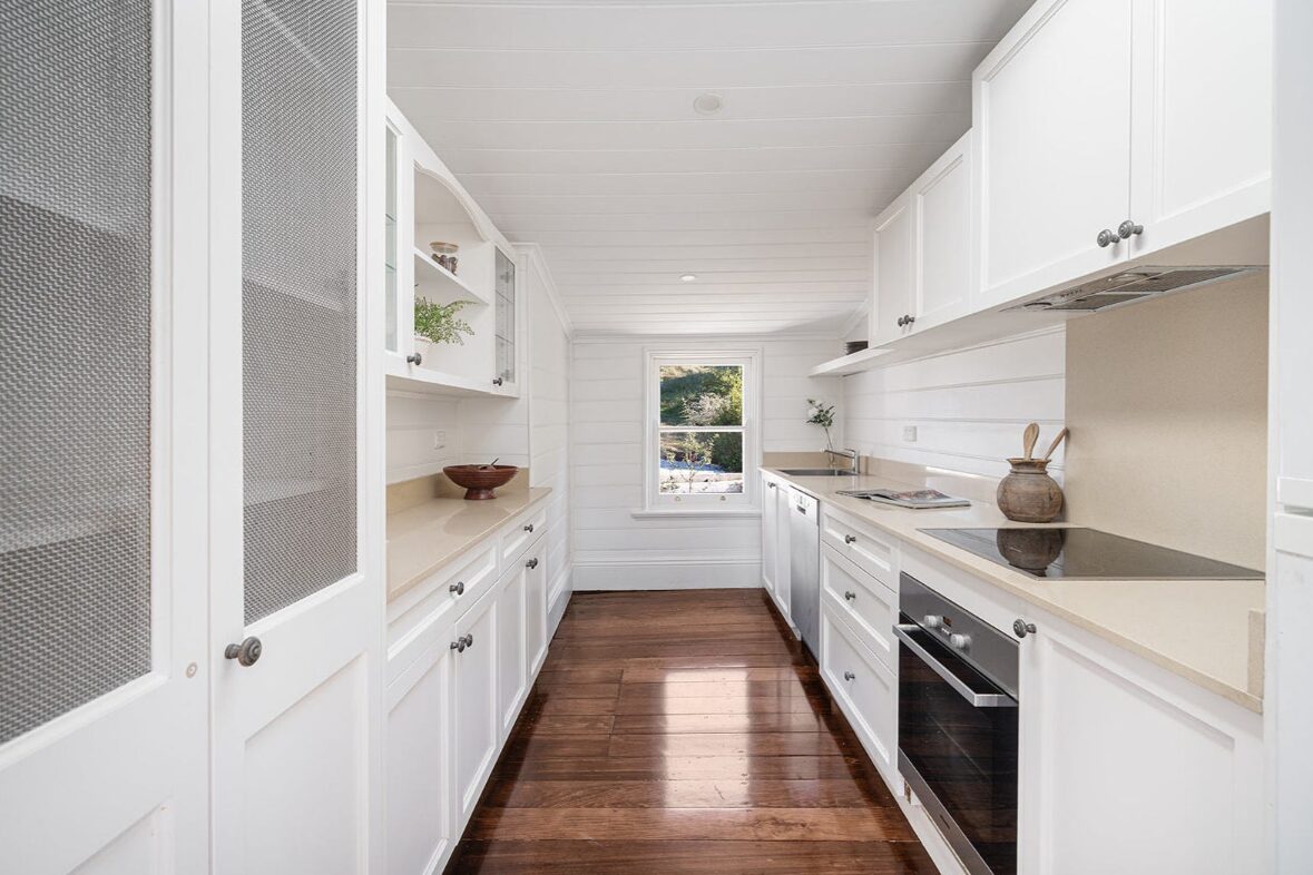 Classic Traditional property styling 14